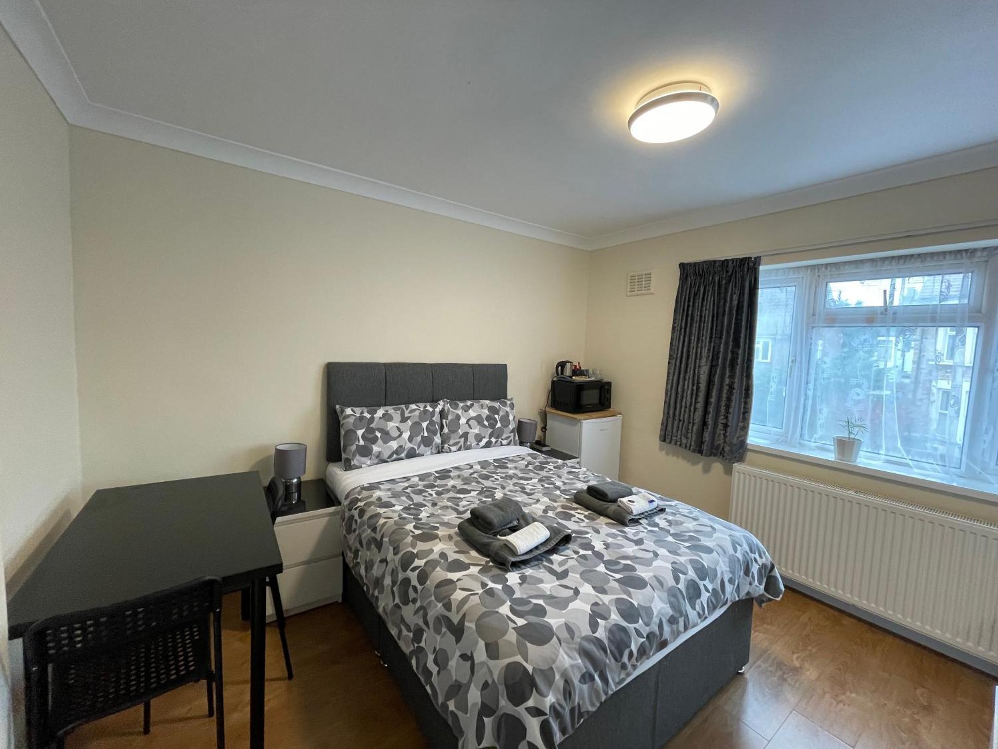 Kensal Lodge 2 Guest House Londra Esterno foto
