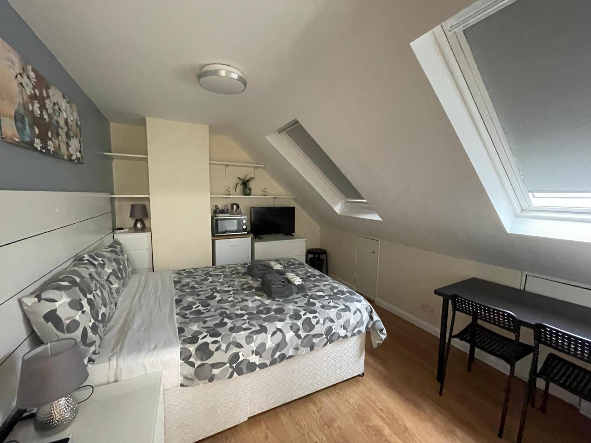 Kensal Lodge 2 Guest House Londra Esterno foto