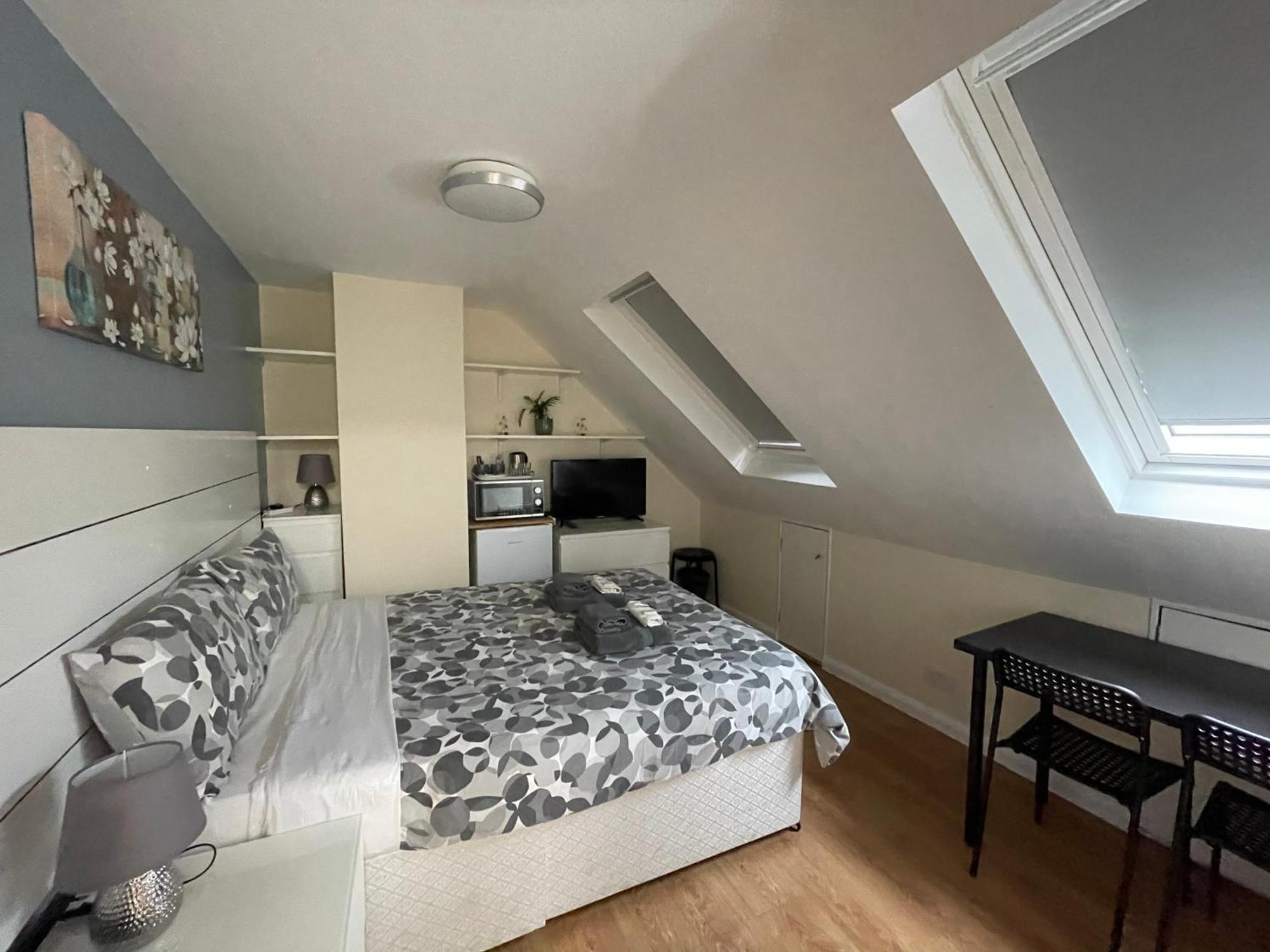 Kensal Lodge 2 Guest House Londra Esterno foto