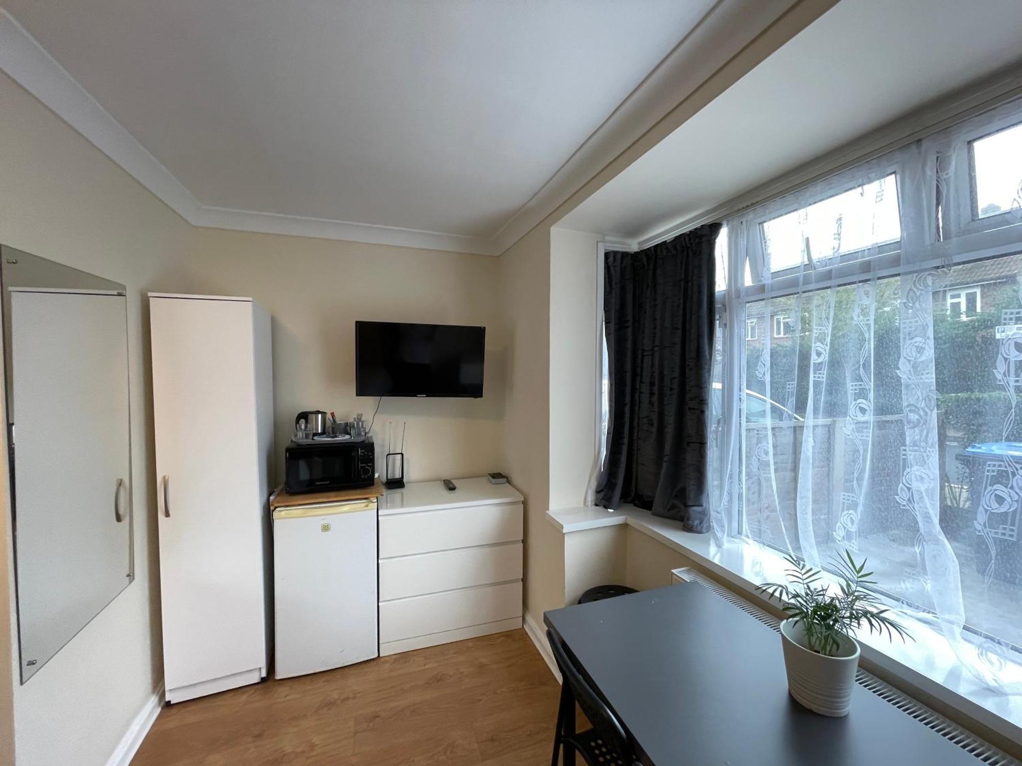 Kensal Lodge 2 Guest House Londra Esterno foto